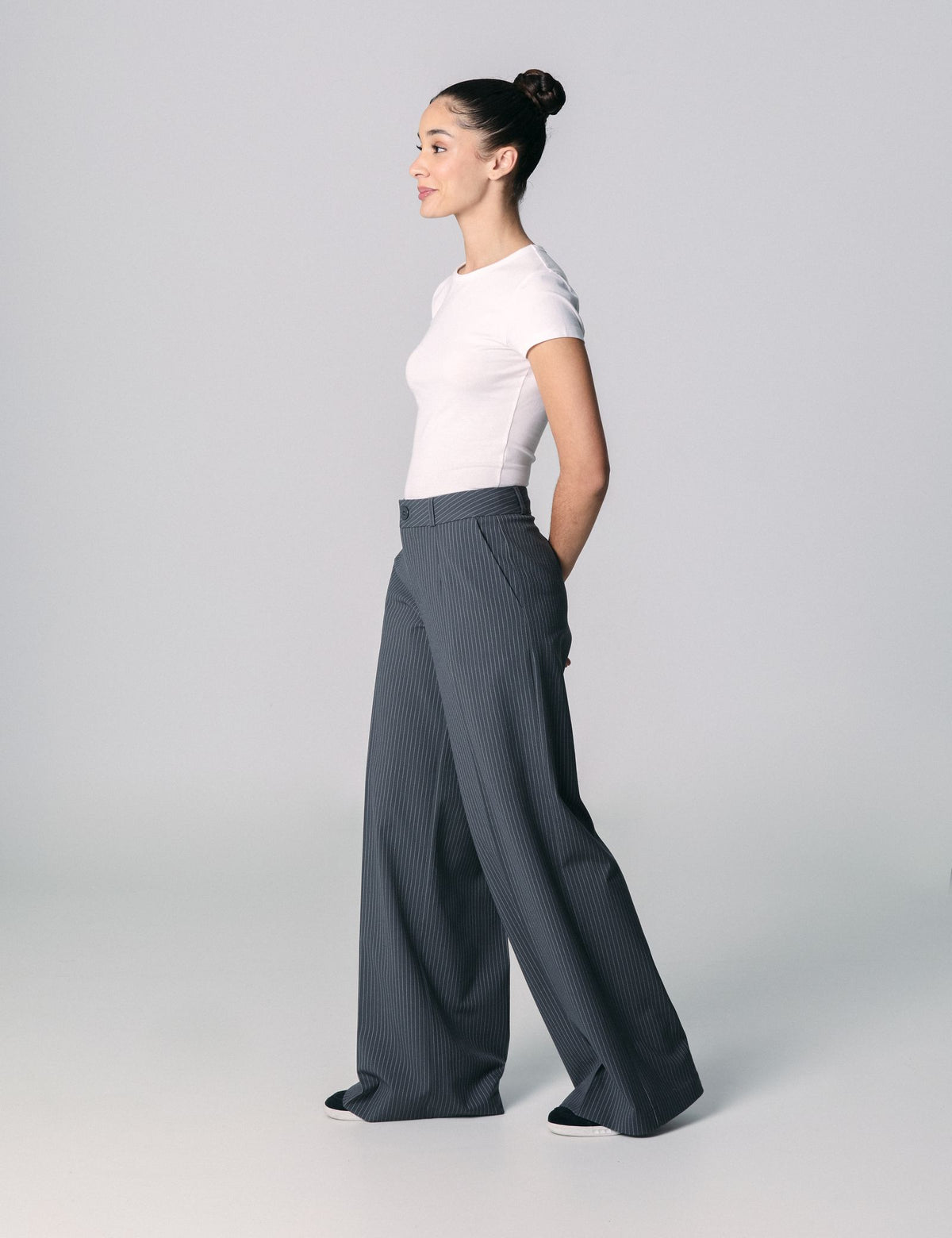 Pantalon palazzo à rayures gris foncé