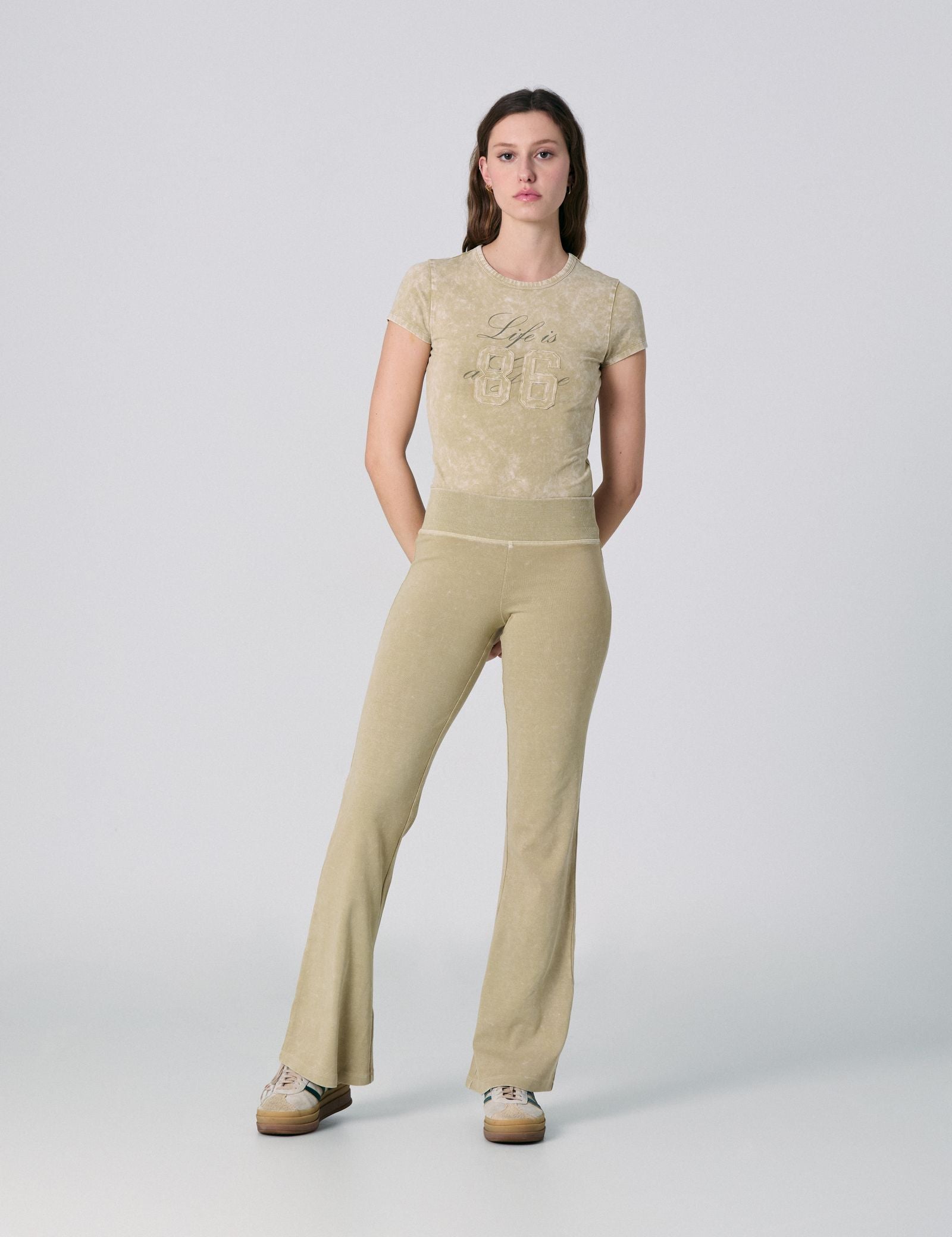 Pantalon flare beige kaki