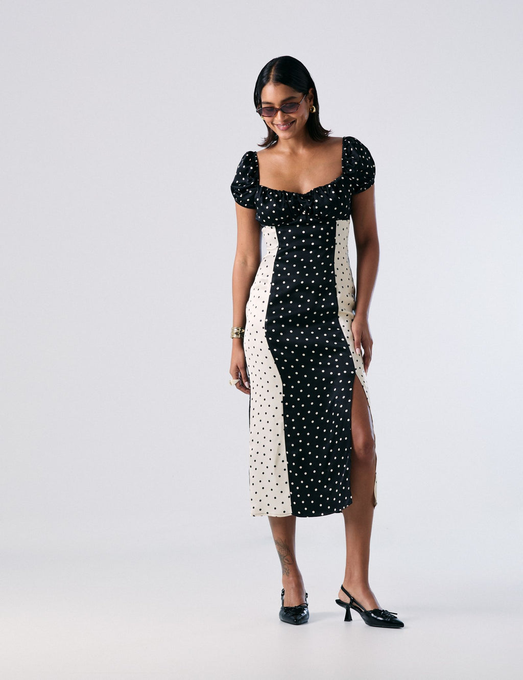 Robe longue satin à pois blanche et noir